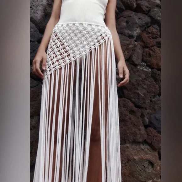 Zara Skirt - Picture 1 of 12